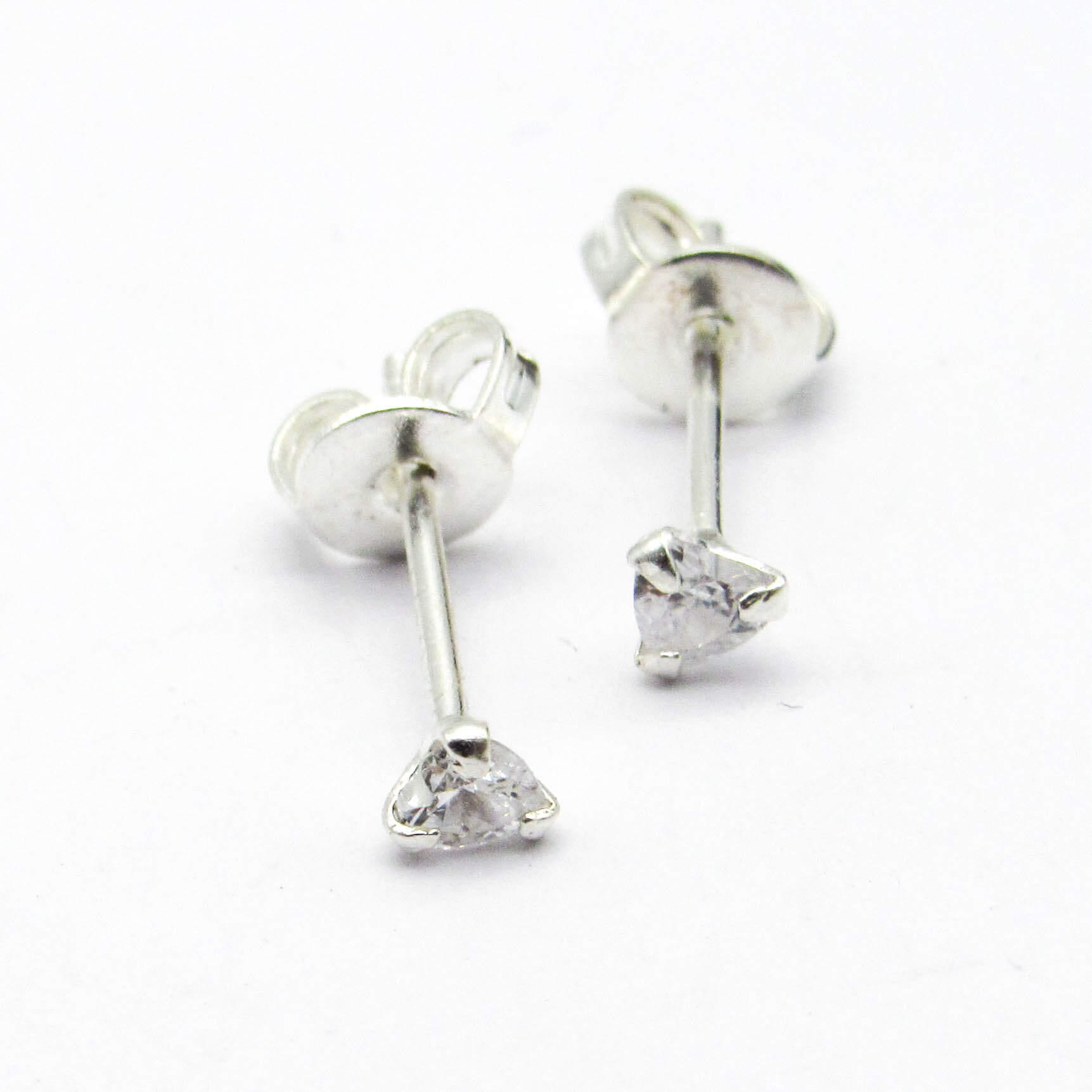 AROS CORAZON CUBIC 3MM GRIFAS /PLATA